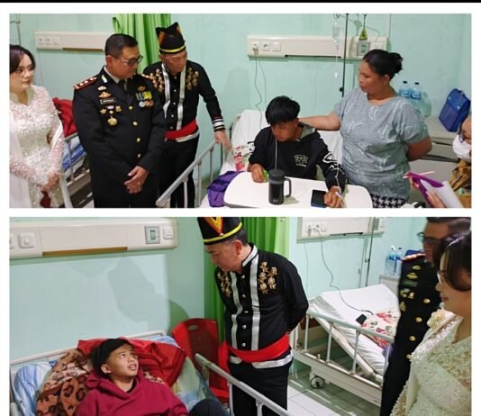 Caroll-Sendy dan Forkopimda Kunjungi Korban Dugaan Keracunan Makanan