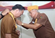 Kontribusi dan Perhatian pada Veteran, Walikota Tomohon Dianugerahi Bintang LVRI
